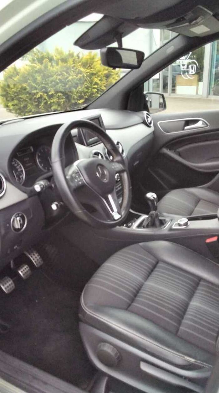 Mercedes-Benz B 200