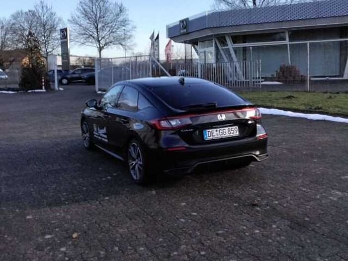 Honda Civic e: HEV Advance